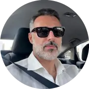 عميل